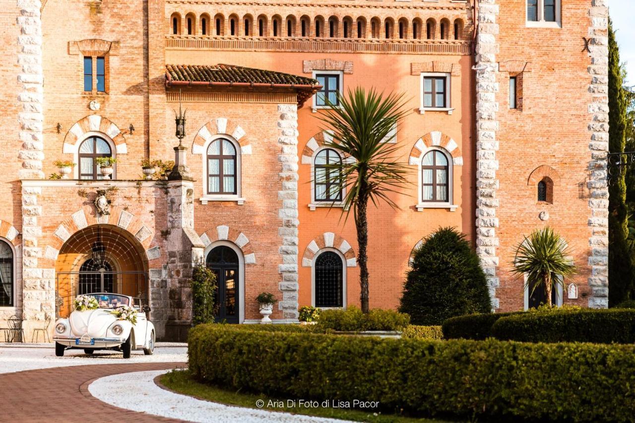 Готель Castello Di Spessa - Residenze D'Epoca Capriva del Friuli Екстер'єр фото
